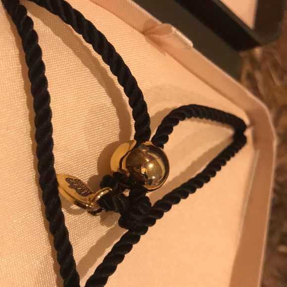 JUICY COUTURE “n-cord charm catcher” - Picture 2 of 6